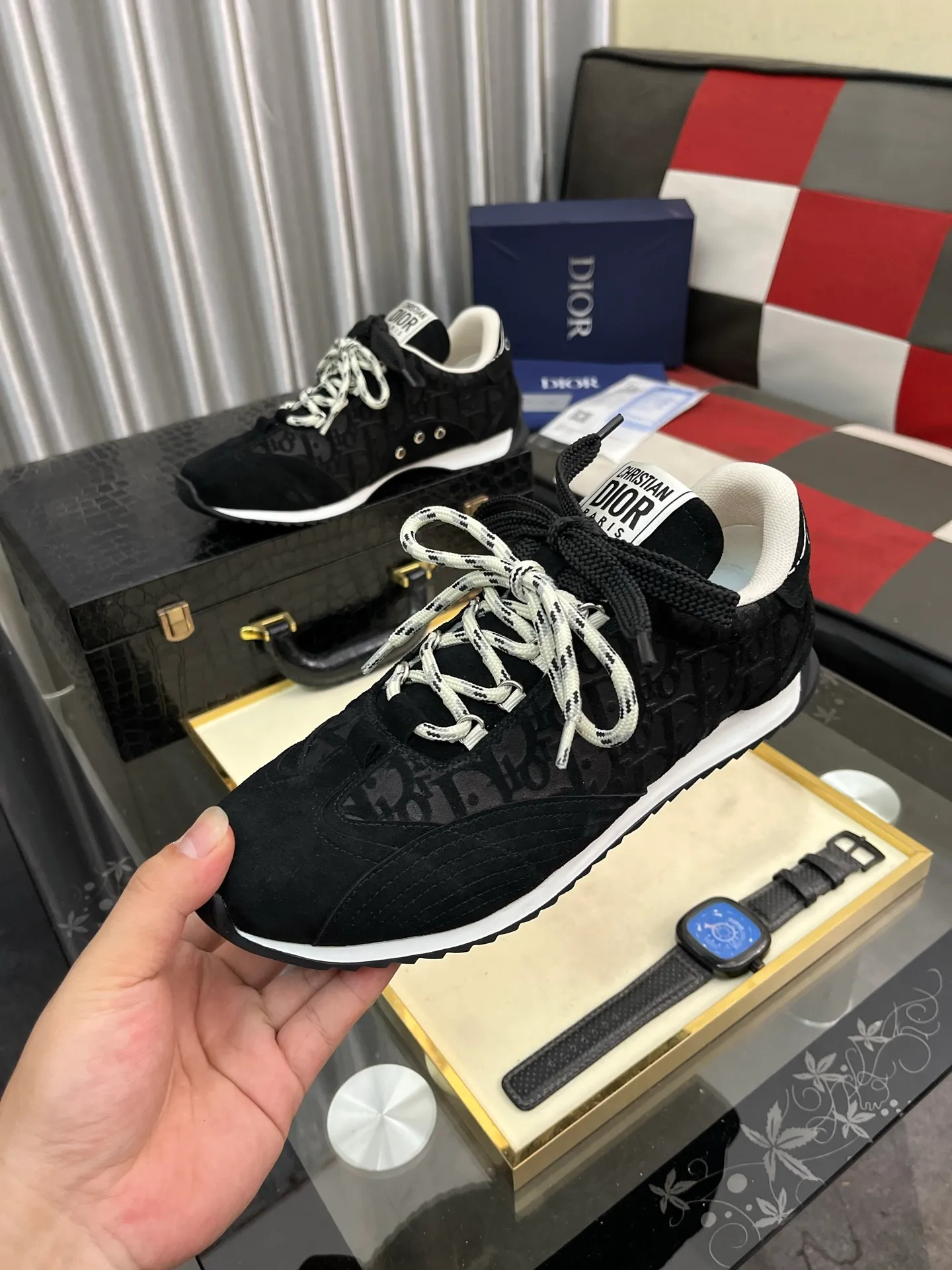 Men's shoes 💰500⌚️⌚️Dior original quality.~ Unique modern style sneakers. 🏃A must-have casual shoe for trendy men😍😍 Original brand imported from Italy, imported original leather, sheep lining (refuses to discolor and grind feet) Sole: Original sole provided by the original factory, French lazy style design ⚠️Fit to the feet, original quality, super comfortable original sole. Just like shooting the real thing 🎬The real thing is better Code number: 38-446️⃣Colors available